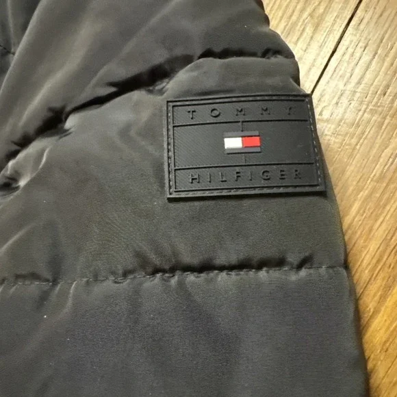 Tommy Hilfiger Men's Medium Puffer Jacket Black Hooded Warm Like Down Coat NWT‎ - Picture 9 of 14